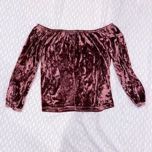 OFF THE SHOULDER VELVET TOP